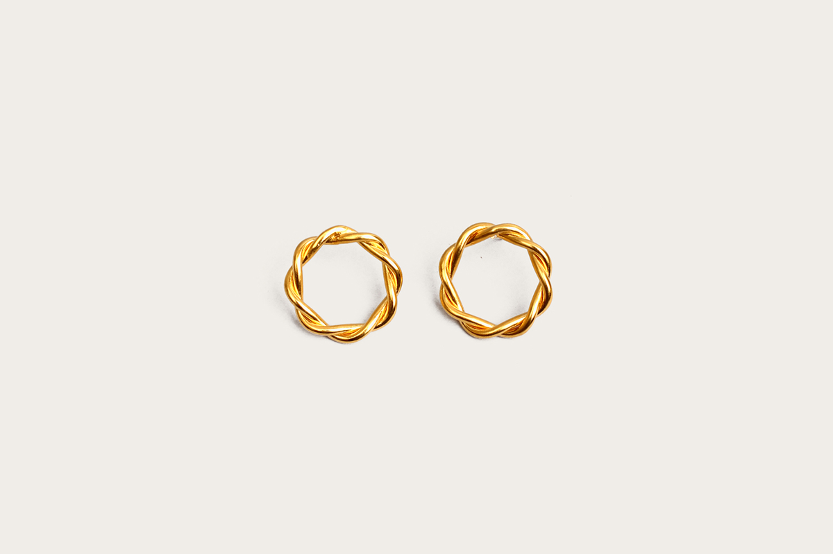 VANINA Mini Circle Earrings e-met-circle-1_gold_